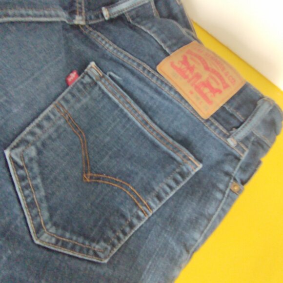 Men's Levi Jeans 36 x 32 made in Mexico 5 pocket. Great Condition. - Picture 8 of 10